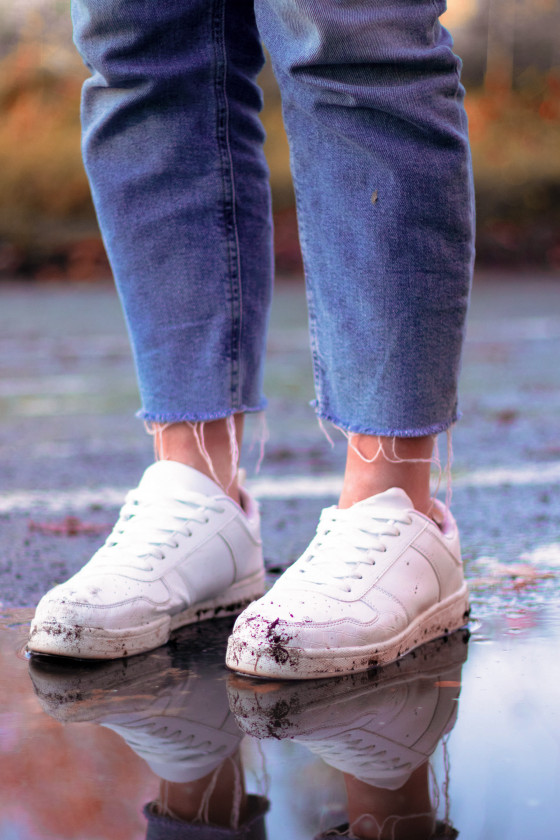 Jak czyścić białe buty? 7 sprawdzonych sposobów
